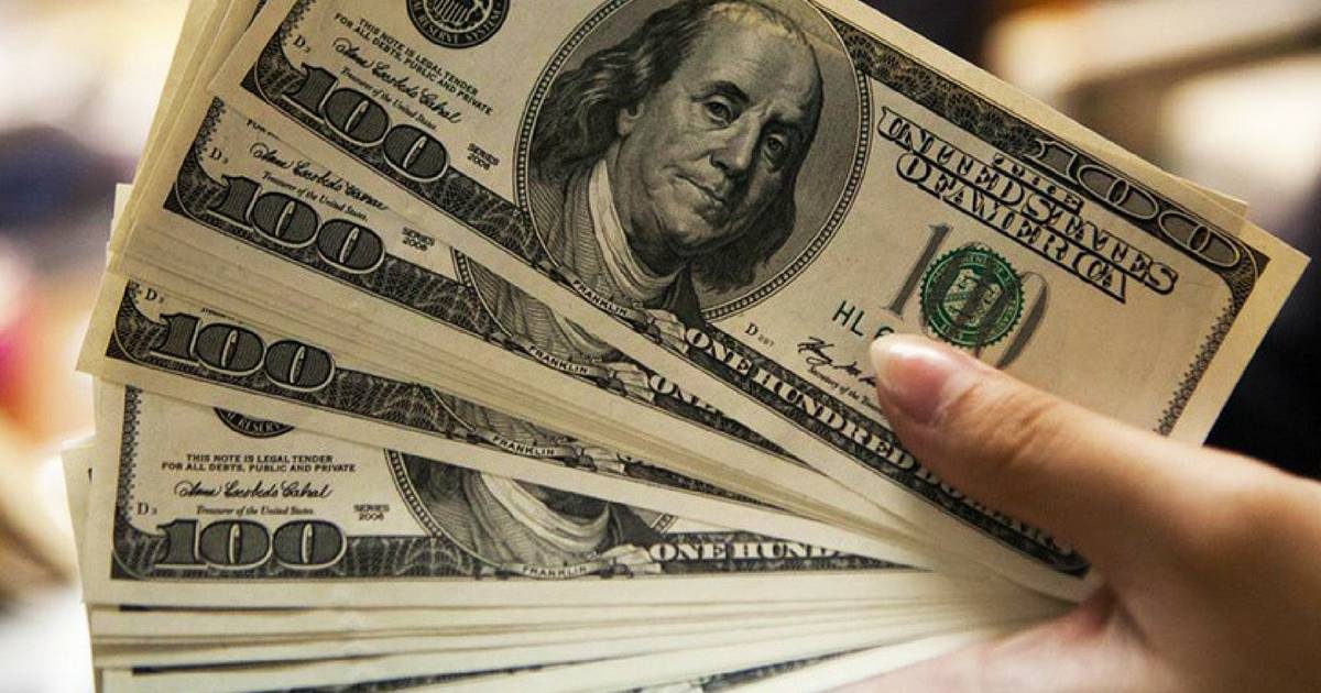 Dólar sobe após 3 quedas e fecha acima de R$ 3,70