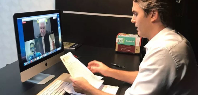 EM TEMPOS DE PANDEMIA, NOIVOS PODEM SE CASAR POR VIDEOCONFERÊNCIA EM SC